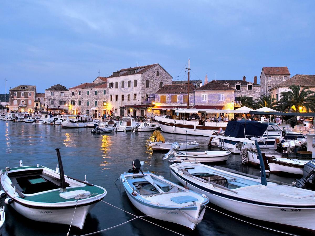 House At The Seafront * Stari Grad (Hvar)