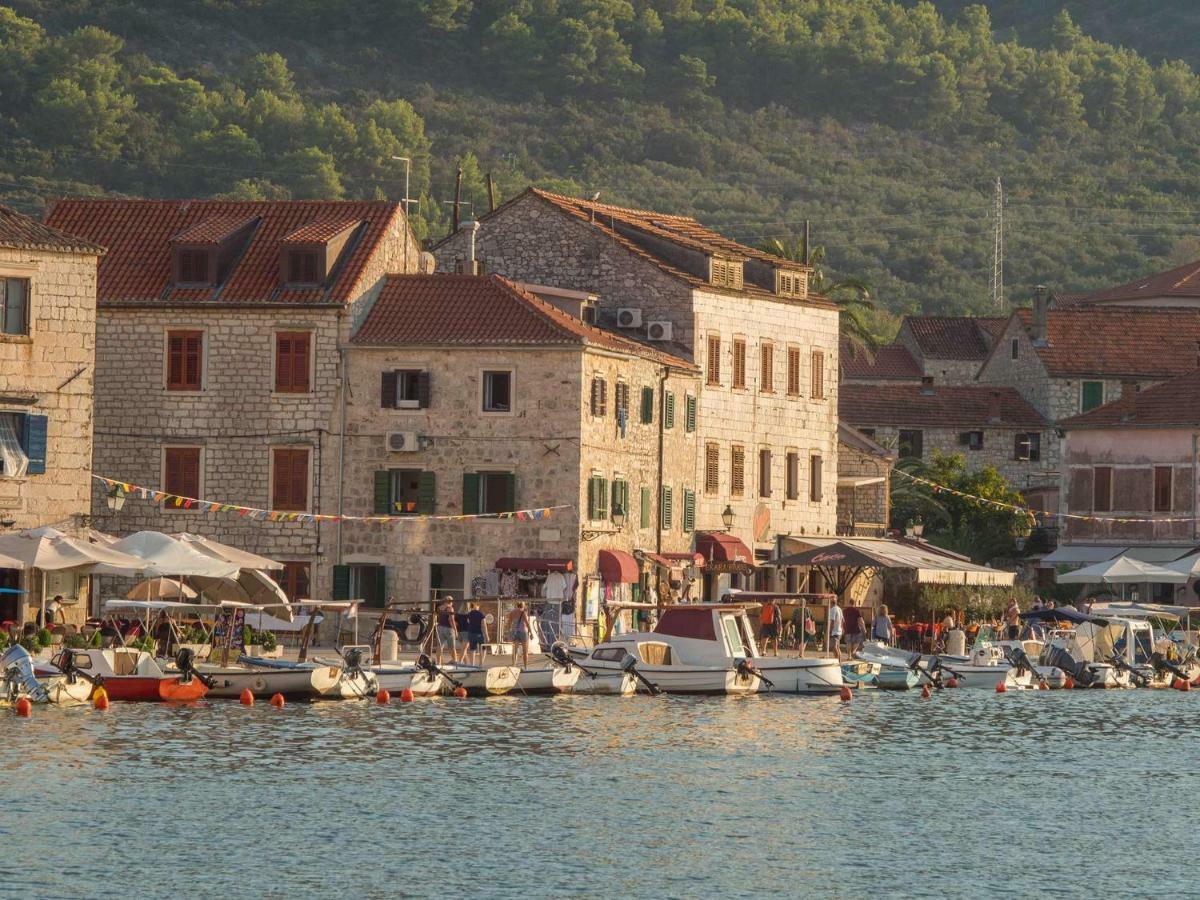 House At The Seafront Apartment
